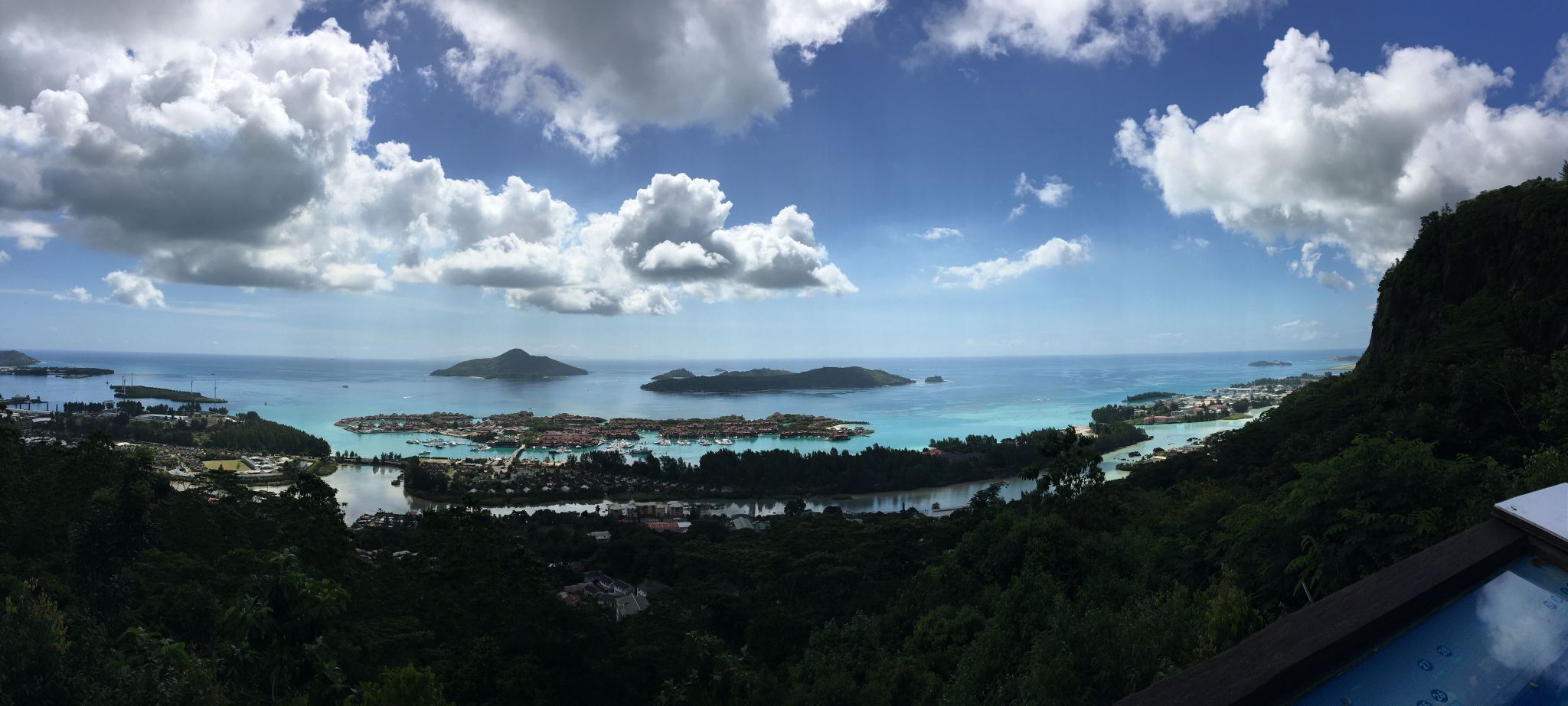 马埃岛观景台俯瞰Eden Island~