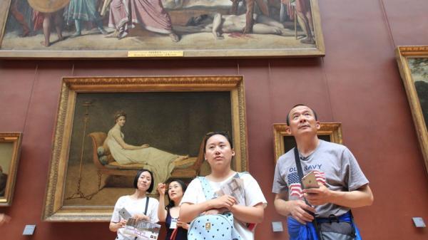 巴黎如何赚中国游客钱:奢侈品牌与旅行社有合作