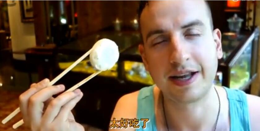 吃肉夹馍,还是好吃。