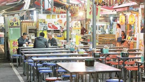 台湾旅游业生意惨淡:商圈店面转手频率高 名摊吃老本