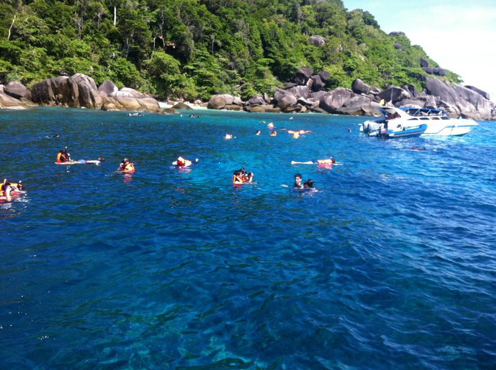 5名中国游客泰国普吉岛擅自下海游泳 2人溺亡1人失踪
